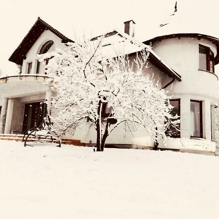 Nibylandia Dom pod Lasem Nowa Wies Grodziska Exteriér fotografie